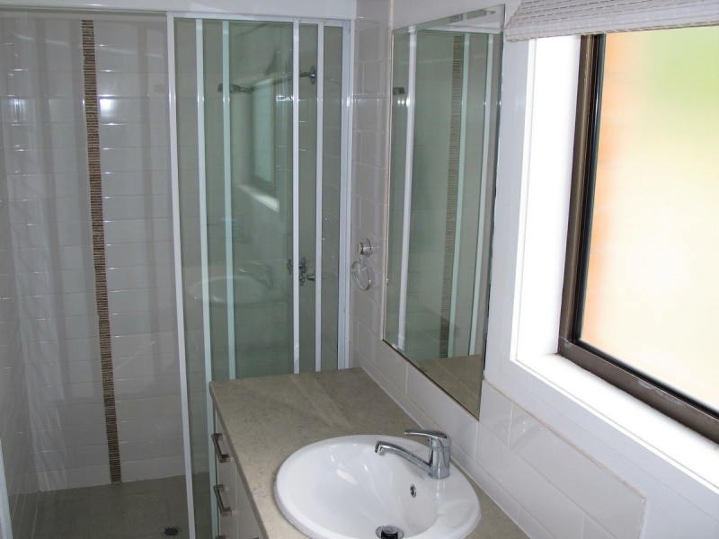 1 Clutha Court, Highland Park QLD 4211