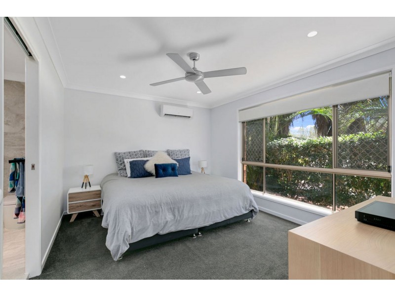 17 Greenbank Circuit, Carrara QLD 4211