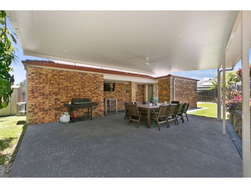 17 Greenbank Circuit, Carrara QLD 4211