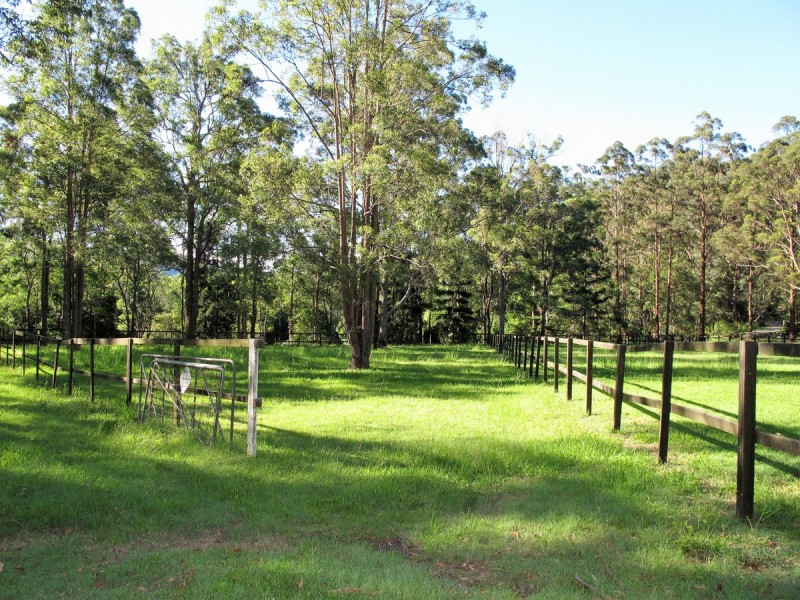 25 Thendara Drive, Mount Nathan QLD 4211