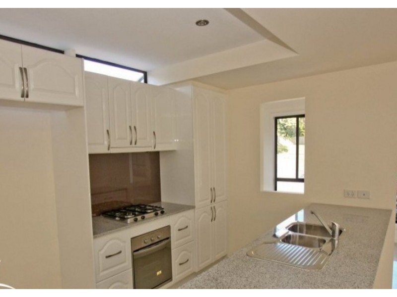 1/24 Alison Road, Carrara QLD 4211