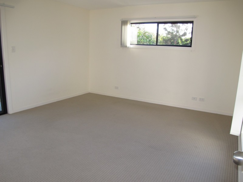 1/24 Alison Road, Carrara QLD 4211