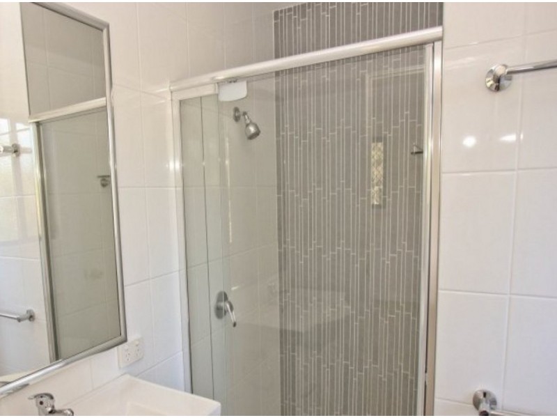 1/24 Alison Road, Carrara QLD 4211