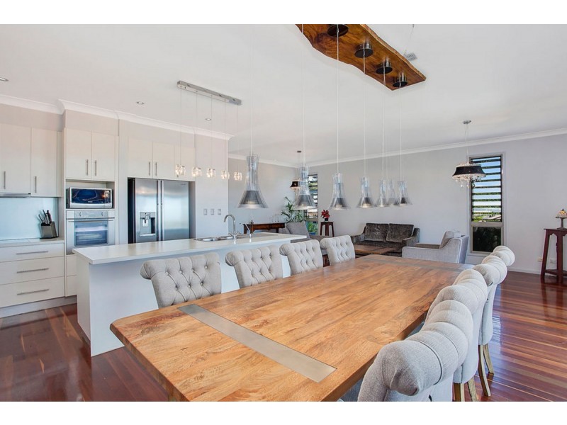13 Mercure Place, Highland Park QLD 4211