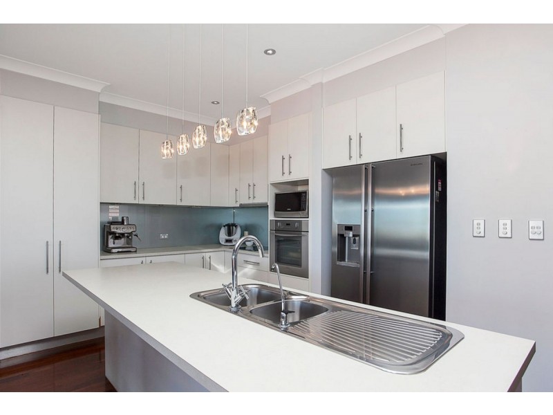 13 Mercure Place, Highland Park QLD 4211