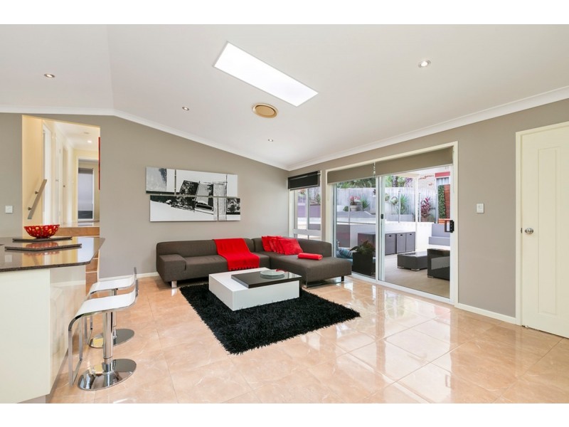 17 Foxhill Court, Carrara QLD 4211