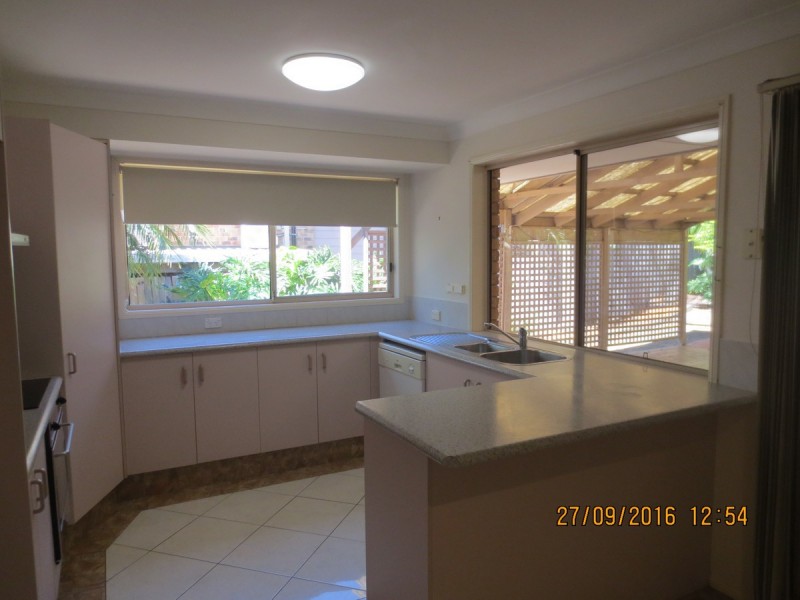 30 Armstrong Way, Highland Park QLD 4211
