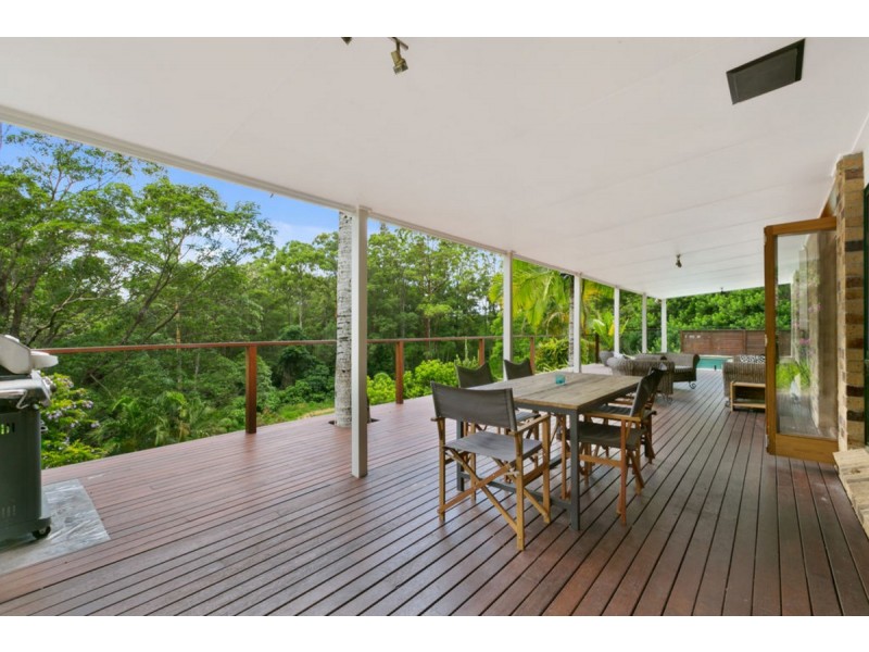 105 Henri Robert Drive, Clagiraba QLD 4211
