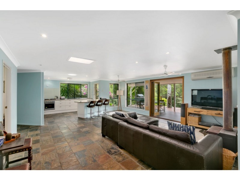 105 Henri Robert Drive, Clagiraba QLD 4211