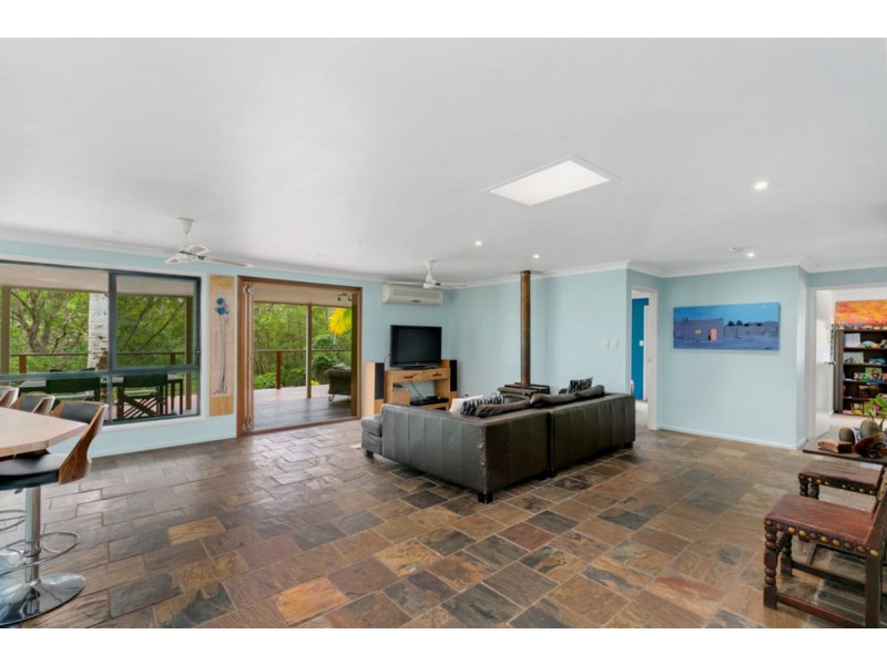105 Henri Robert Drive, Clagiraba QLD 4211