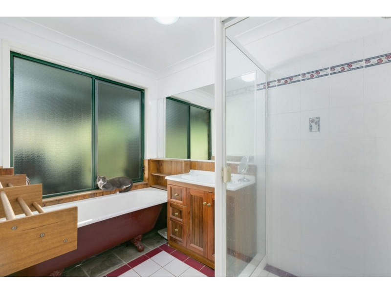 105 Henri Robert Drive, Clagiraba QLD 4211