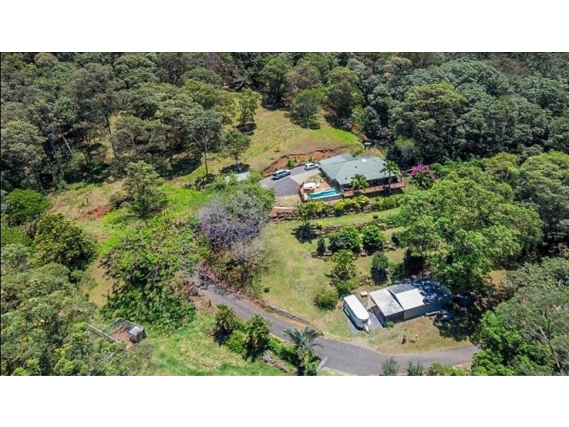 105 Henri Robert Drive, Clagiraba QLD 4211