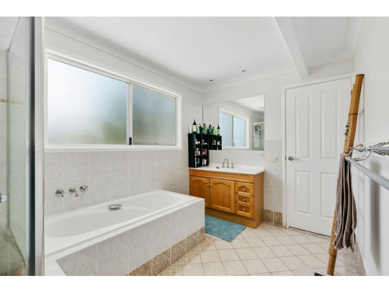 27 Koola Drive, Nerang QLD 4211