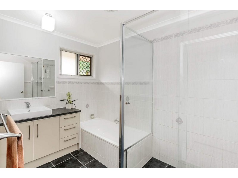 29 Pappas Way, Carrara QLD 4211