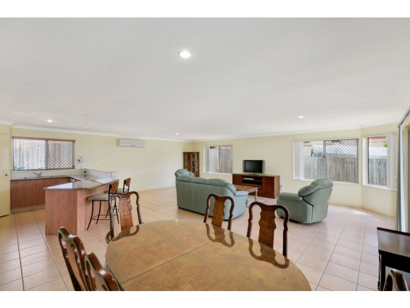 11 Ballah Crescent, Highland Park QLD 4211