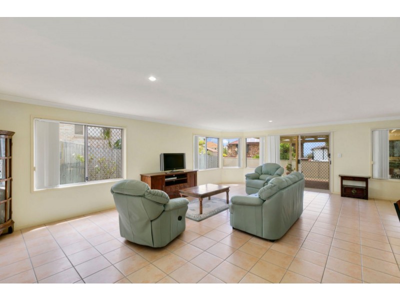 11 Ballah Crescent, Highland Park QLD 4211