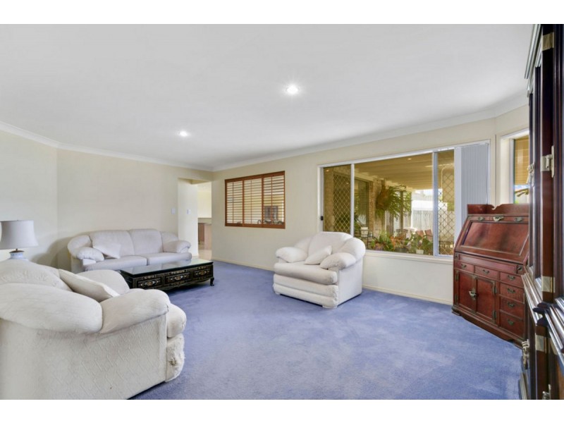 11 Ballah Crescent, Highland Park QLD 4211