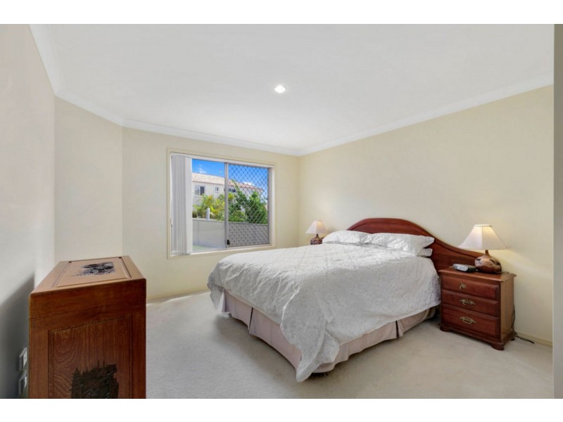 11 Ballah Crescent, Highland Park QLD 4211