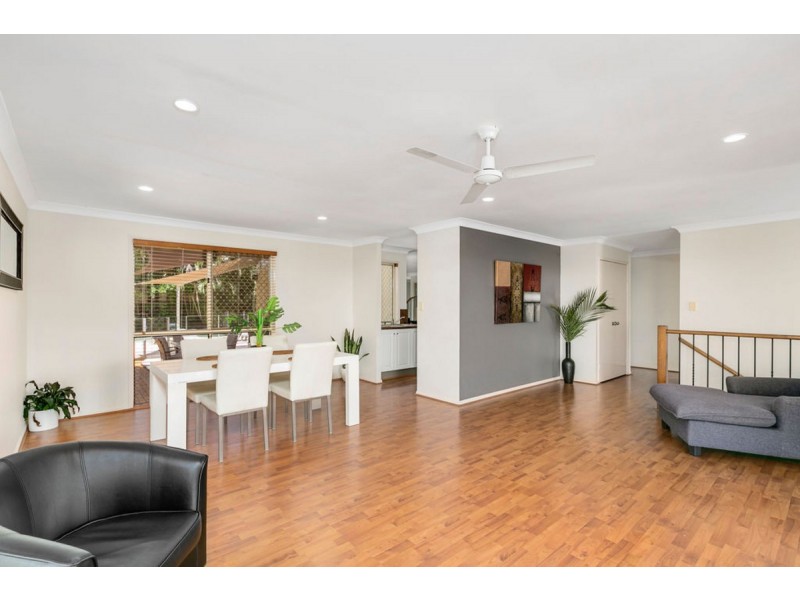 60 Armstrong Way, Highland Park QLD 4211