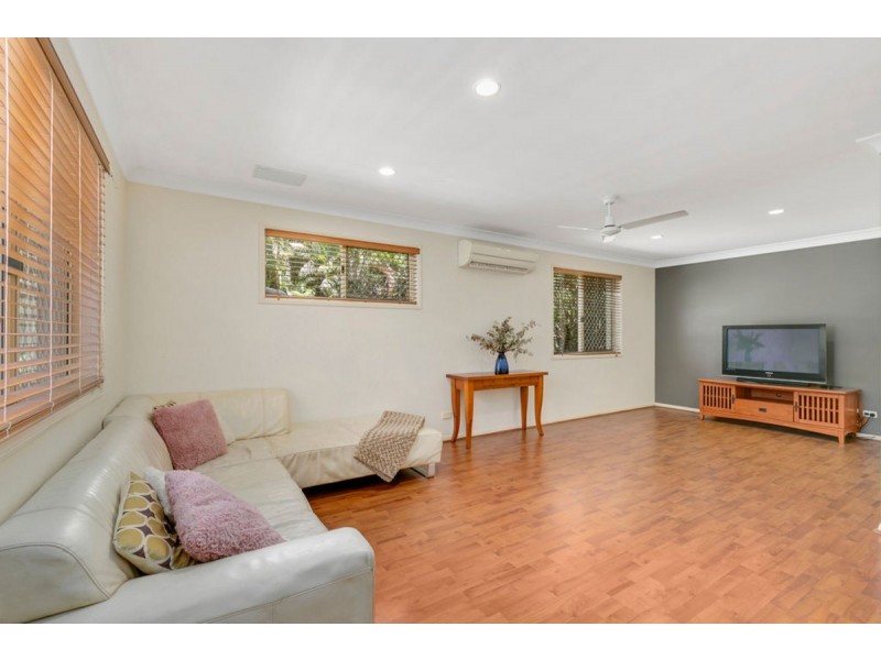 60 Armstrong Way, Highland Park QLD 4211