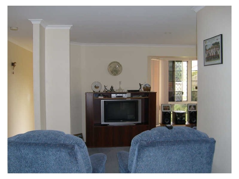 16 Rossmore Street, Nerang QLD 4211