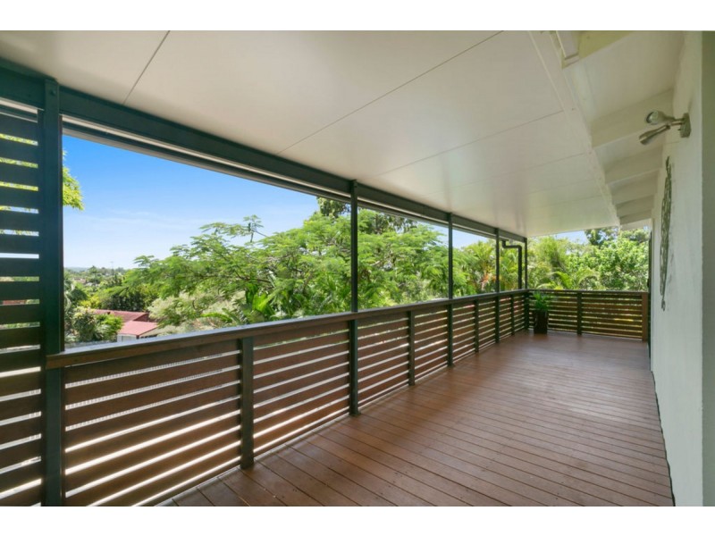 1 Minugh Court, Carrara QLD 4211