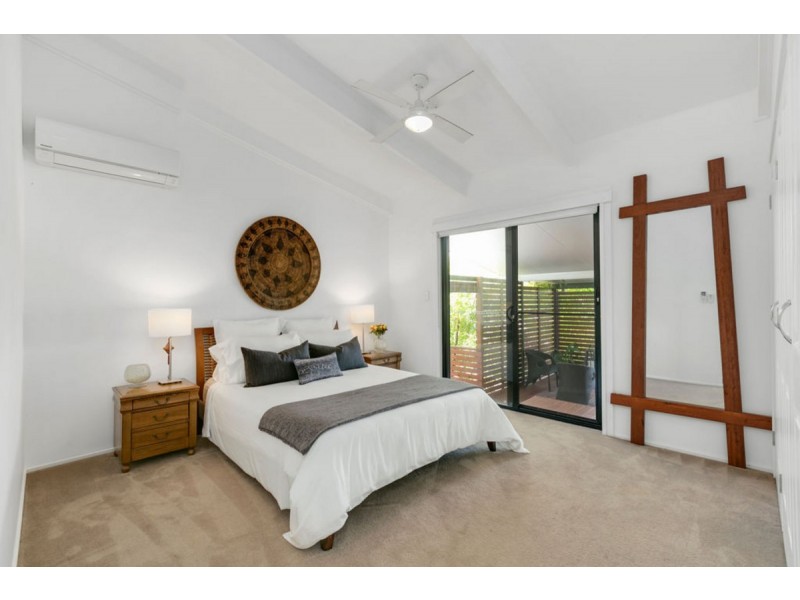 1 Minugh Court, Carrara QLD 4211