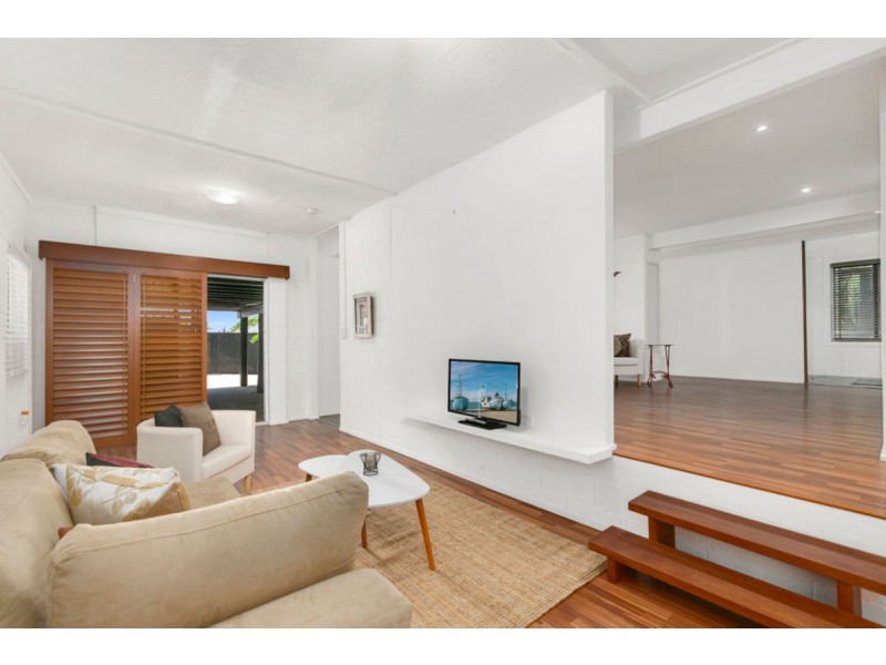 1 Minugh Court, Carrara QLD 4211