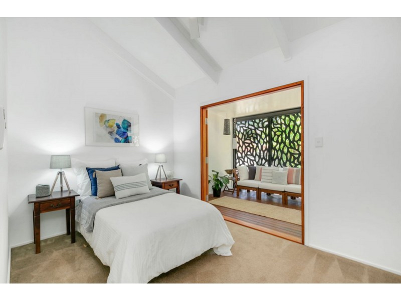 1 Minugh Court, Carrara QLD 4211