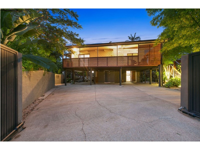 1 Minugh Court, Carrara QLD 4211