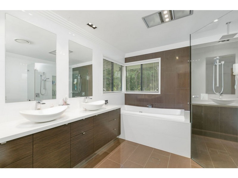 64 Lawnhill Drive, Nerang QLD 4211