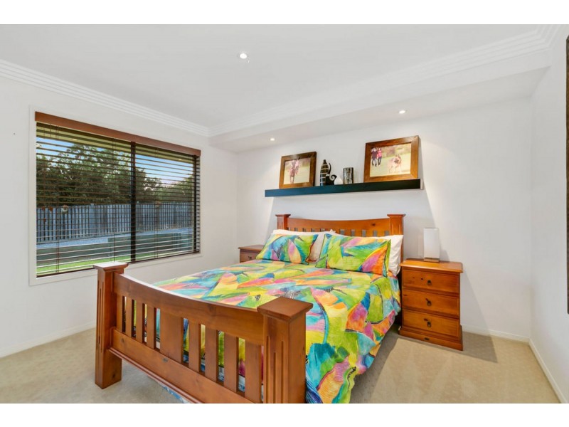 64 Lawnhill Drive, Nerang QLD 4211