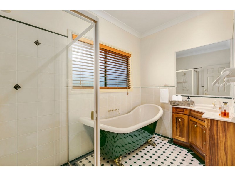 25 Brookfield Court, Nerang QLD 4211