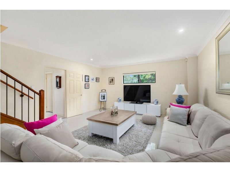 25 Brookfield Court, Nerang QLD 4211