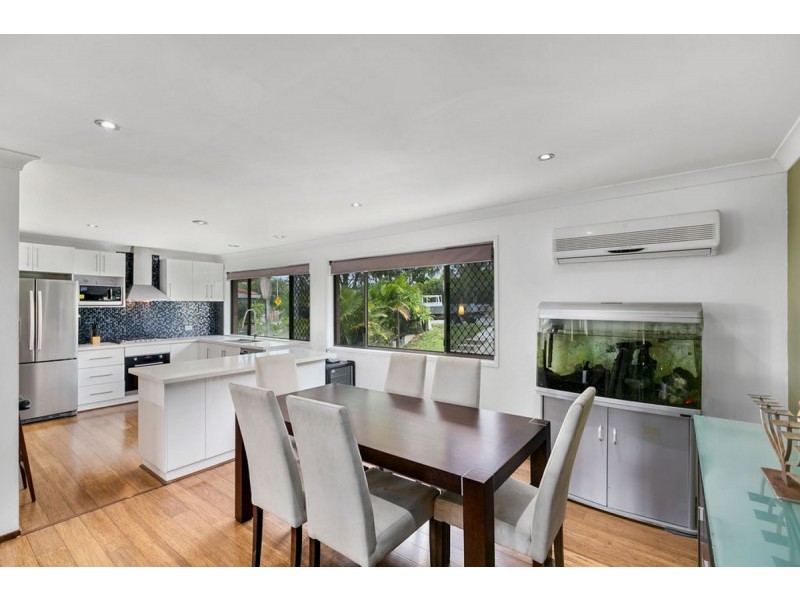 167 Alexander Drive, Highland Park QLD 4211