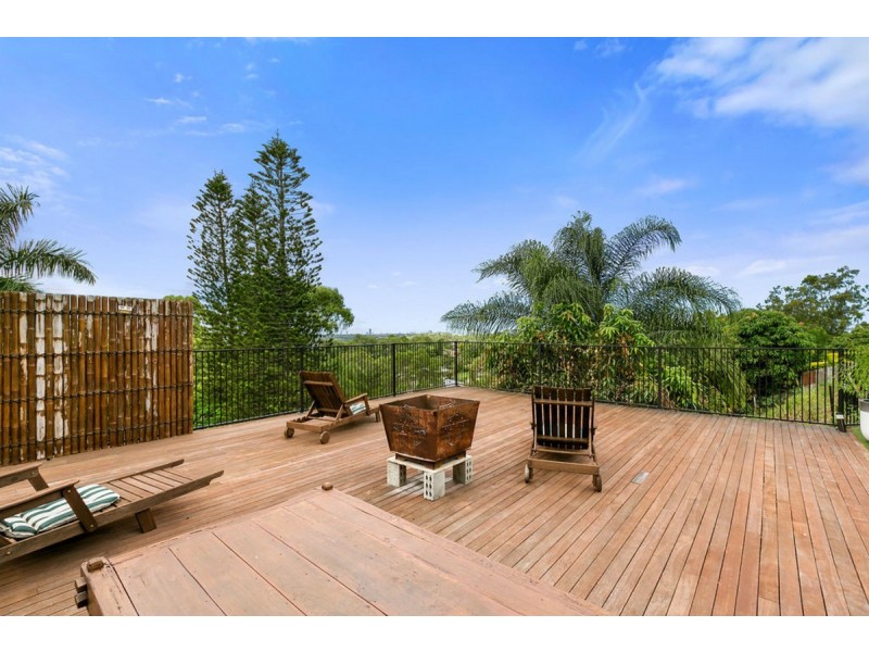 167 Alexander Drive, Highland Park QLD 4211