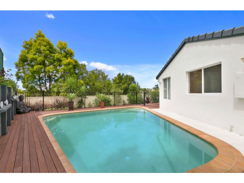 4 Remount Place, Carrara QLD 4211