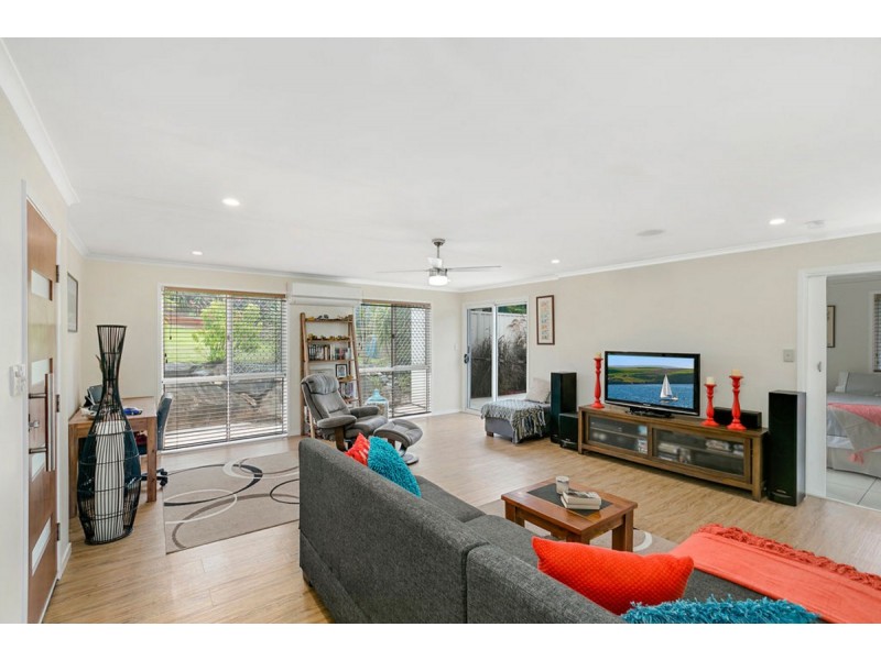 4 Remount Place, Carrara QLD 4211