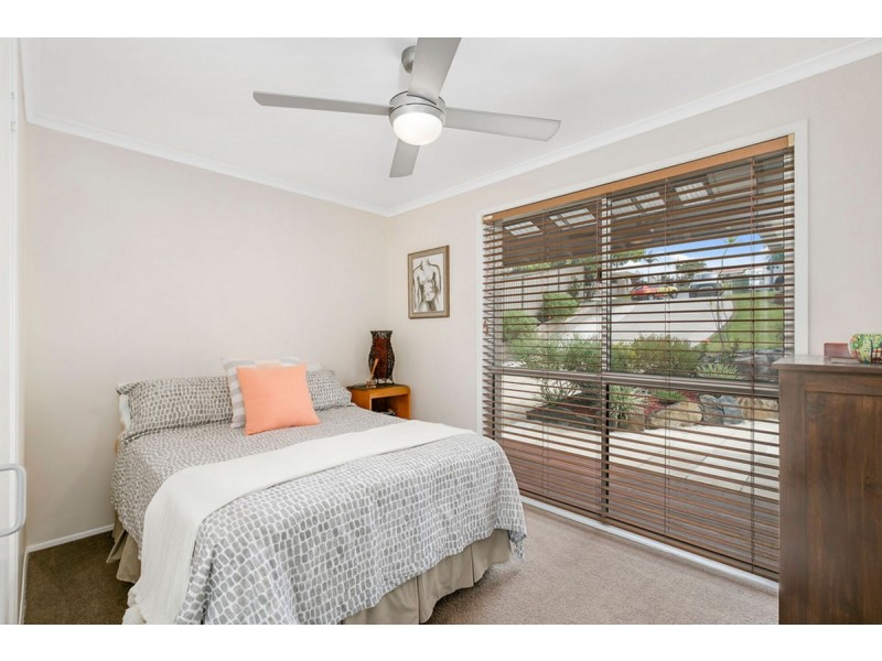 4 Remount Place, Carrara QLD 4211