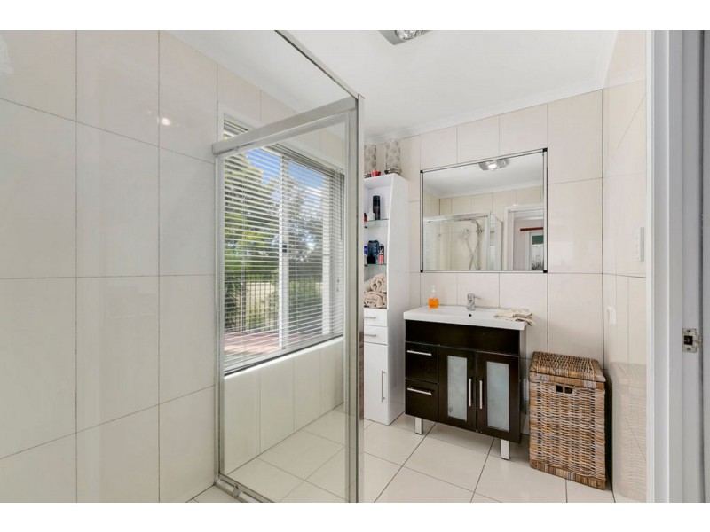 4 Remount Place, Carrara QLD 4211