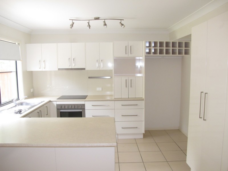 2/4 Chantrill Avenue, Nerang QLD 4211