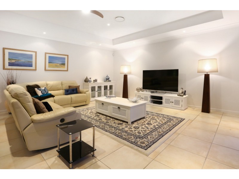 29 Lagoon Park Drive, Maudsland QLD 4210