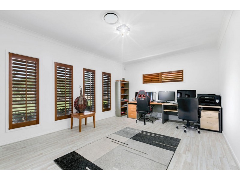 29 Lagoon Park Drive, Maudsland QLD 4210