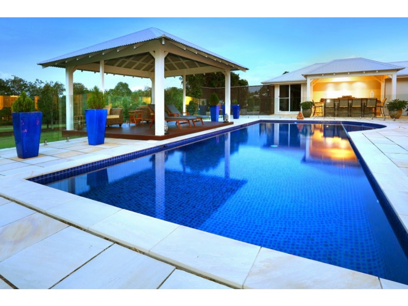 29 Lagoon Park Drive, Maudsland QLD 4210