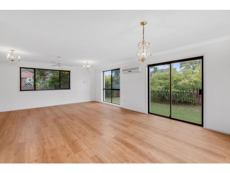 4 Alamau Street, Benowa QLD 4217