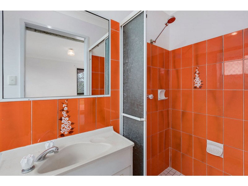 4 Alamau Street, Benowa QLD 4217