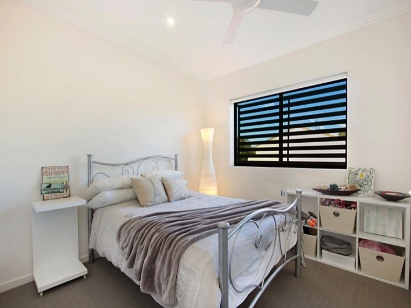 4/15-17 Bullimah Avenue, Burleigh Heads QLD 4220