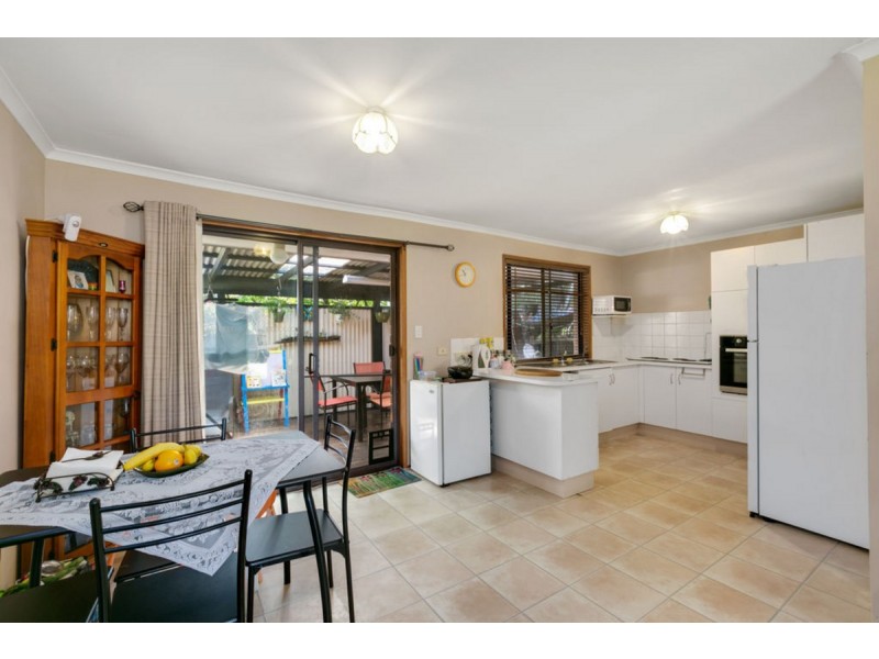 2/13 Gumbeel Court, Highland Park QLD 4211