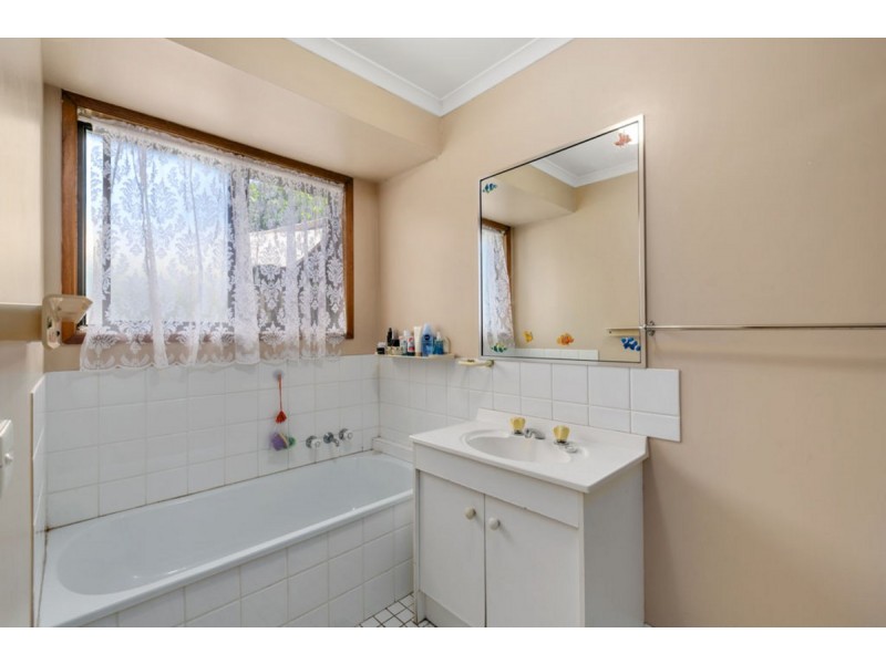 2/13 Gumbeel Court, Highland Park QLD 4211