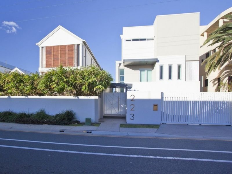 223 Hedges Avenue, Mermaid Beach QLD 4218